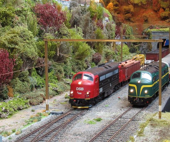 Visitors on the layout at the Halver Modultreffen 2022
